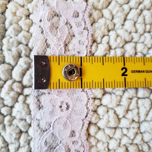 Chantilly Lace Trim - 1./1/4" Wide x 12 Yrds - Pale Lavender - Picture 5 of 6